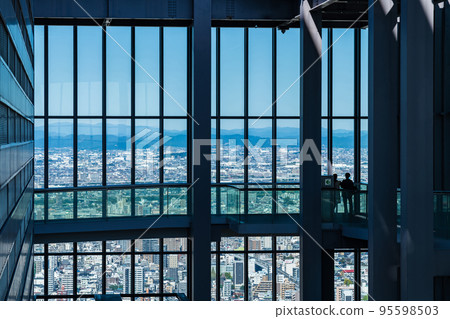 俯瞰名古屋市容的天空長廊<愛知縣名古屋市> 95598503