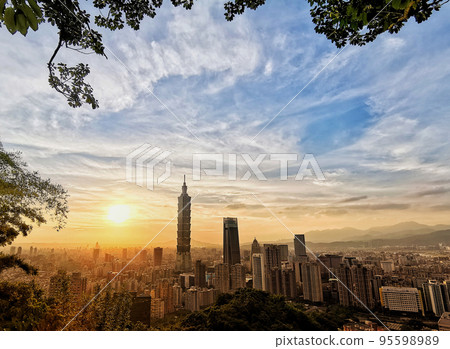 landscape viewpoint of Taipei city with sunset from Xiangshan elephant mountain where is landmark that tourists. - Taiwan Taipei. landscape viewpoint of Taipei city with sunset from Xiangshan elephant mountain where is landmark that tourists. - Taiwan Taipei. 95598989