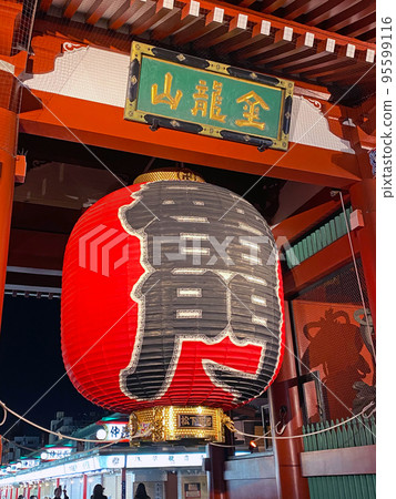 [Taito Ward, Tokyo] The lighted-up Kaminarimon Gate of Sensoji Temple 95599116