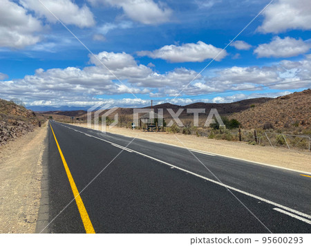 The scenic route R62 in the Western Cape Province of South Africa 95600293