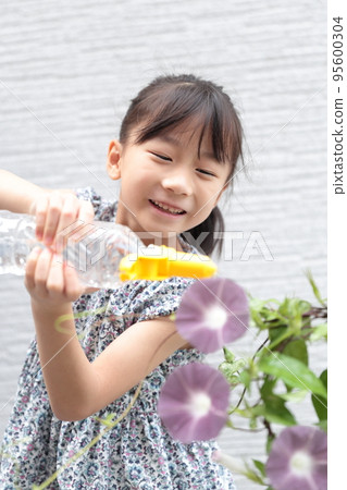 培養牽牛花的小學生 95600304