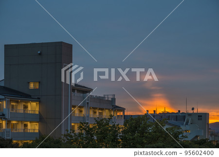 Sunset sky, sunset, twilight, sunset, clouds, sky, orange color 95602400