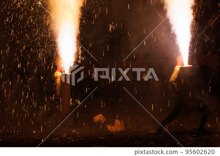 Tezutsu Fireworks Festival at Hachiman Shrine in Shinshiro City, Aichi Prefecture 95602620