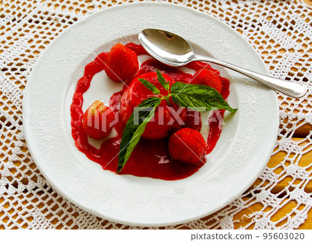 Panna cotta plate 95603020