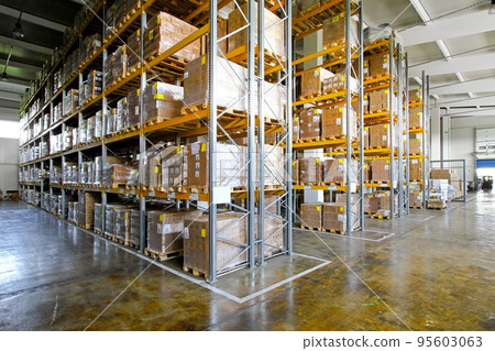 Warehouse shelves 95603063