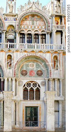 Marble church wall 95603565