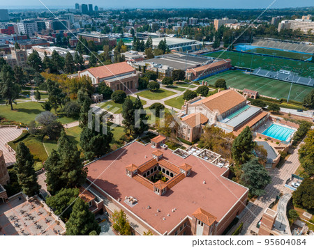 Aerial view of the campus at the University of California, Los Angeles, UCLA. Royce Hall is one of four original buildings of the UCLA campus. 95604084