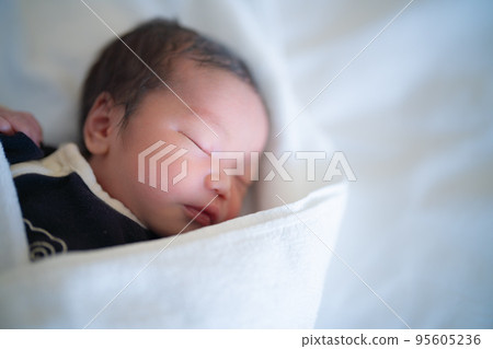 Sleeping newborn baby (1 day old) Sleeping newborn baby (1 day old) 95605236