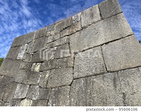 A stone wall that makes you feel history 95606106