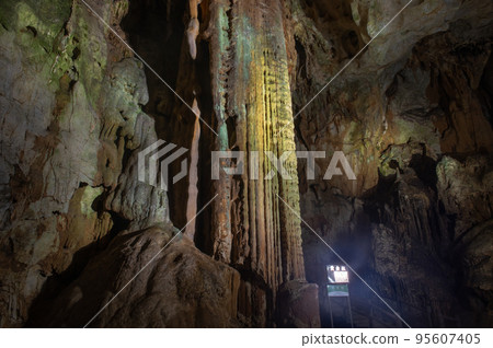 Magnificent underground palace Akiyoshido Magnificent underground palace Akiyoshido 95607405