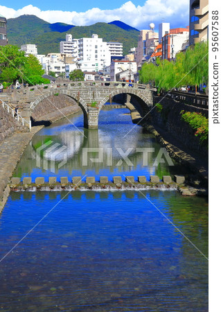 [長崎縣]晴好時長崎的眼鏡橋 95607588