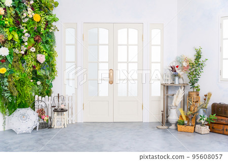 Fashionable antique studio photo studio 95608057