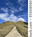 藍天和山道路 95608080