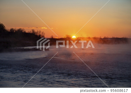 Below freezing morning Below freezing morning 95608617