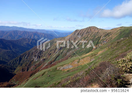 View of the Tanigawadake climbing route 95611624