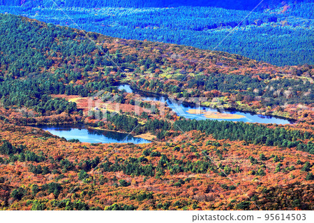 The expression of Mt. Chokai in late autumn, a bird's-eye view of the Ueyama ranch The expression of Mt. Chokai in late autumn, a bird's-eye view of the Ueyama ranch 95614503