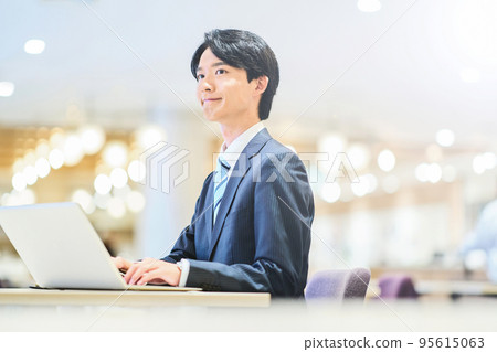 商務青年 95615063