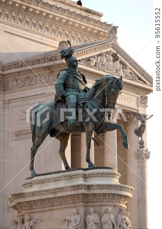 Equestrian sculpture of Victor Emmanuel II, Altare della Patria, Piazza Venezia, Rome, Italy Equestrian sculpture of Victor Emmanuel II, Altare della Patria, Piazza Venezia, Rome, Italy 95615552