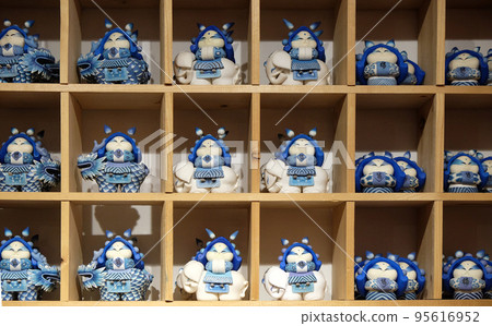 Beijing's X-creativity Soul Art Shop, souvenir shop in Nanluoguxiang hutong in Beijing 95616952