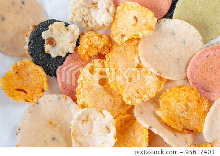 rice crackers rice crackers 95617401