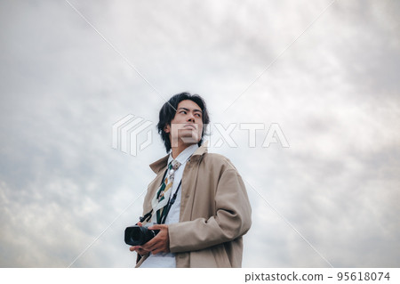 一個男人用相機 一個男人用相機 95618074