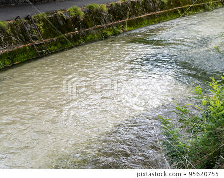 白川（京都市）。白川兒童游泳池遺址。 95620755