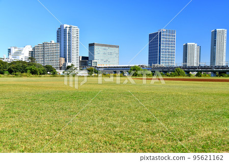 Looking towards Futako Tamagawa Station (Kawasaki City, Kanagawa Prefecture) [2022.10] 95621162