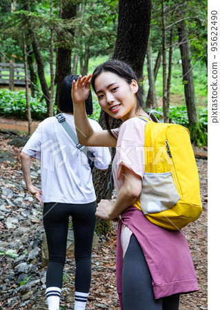 korean young women hiking and plogging_trekking mountain korean young women hiking and plogging_trekking mountain 95622490