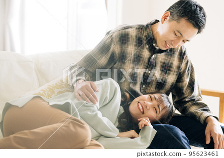 Newlywed, cohabitation, good friend couple image 95623461