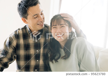 新婚同居好朋友情侶頭像 95623780