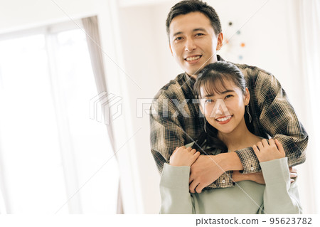 Newlywed, cohabitation, good friend couple image 95623782