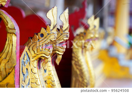 老撾寺廟的裝飾（瑯勃拉邦） 95624508