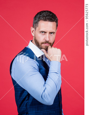 thoughtful successful male ceo. boss and employee. confidence and success. 95625773