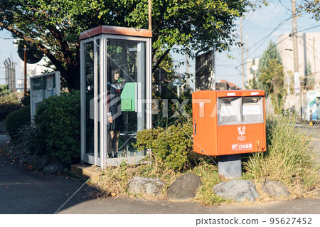 放學回家路上的女高中生 放學回家路上的女高中生 95627452