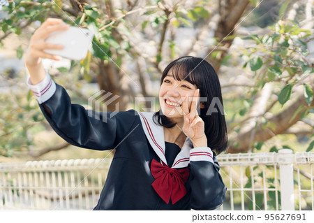 高中女生自拍 95627691