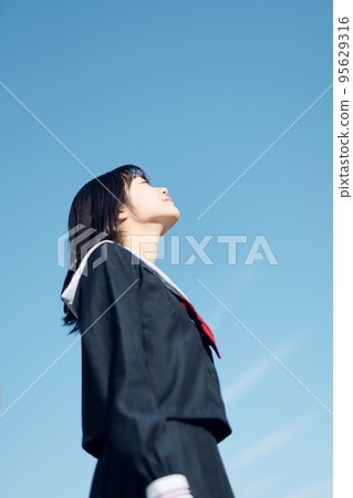 Refreshing blue sky and high school girls Refreshing blue sky and high school girls 95629316