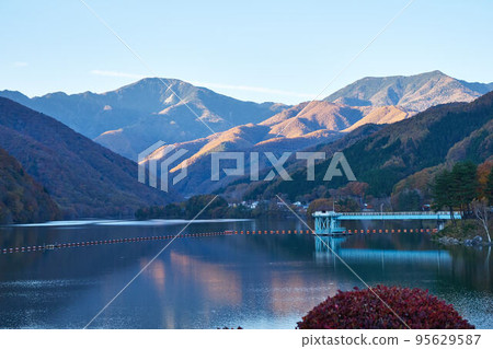Yamanashi Prefecture Lake Hirose and Mt. 95629587