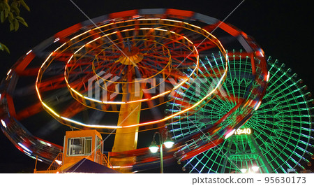 遊樂園夜視圖 遊樂園夜視圖 95630173