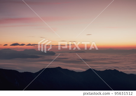 北阿爾卑斯山的風景 95631512