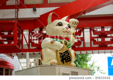 Osu beckoning cat, the symbol of Nagoya city's Osu shopping district 95633416