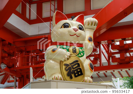 Osu beckoning cat, the symbol of Nagoya city's Osu shopping district 95633417