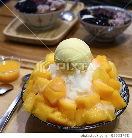 台灣南部著名的芒果冰 台灣南部著名的芒果冰 95633778