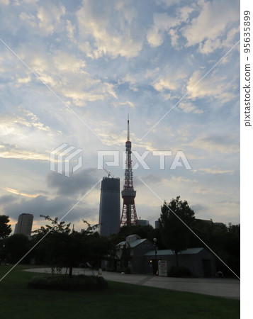 Tokyo at dusk Tokyo at dusk 95635899