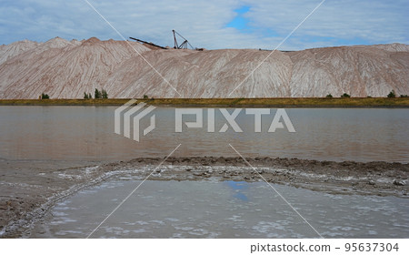 Extraction of potash salt Extraction of potash salt 95637304