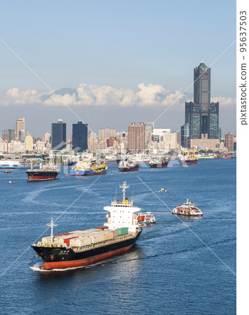 The container ship is leaving the Port of Kaohsiung, Taiwan. 95637503