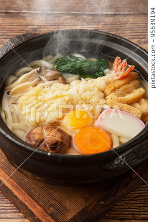 Nabeyaki Udon 95639194