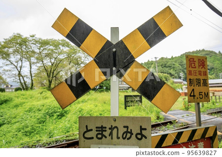 愛知縣新城市長筱城附近4級鐵路道口 愛知縣新城市長筱城附近4級鐵路道口 95639827