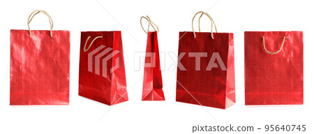 Set of paper shopping bags on white background Set of paper shopping bags on white background 95640745
