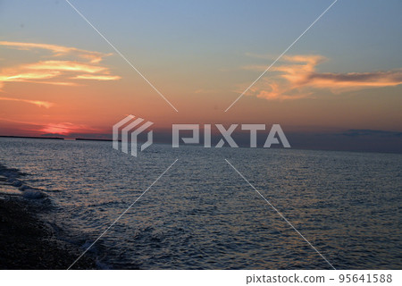 【新潟縣糸魚川市】翡翠海岸的夕陽 95641588