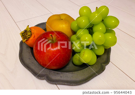 Autumn fruits Autumn fruits 95644043